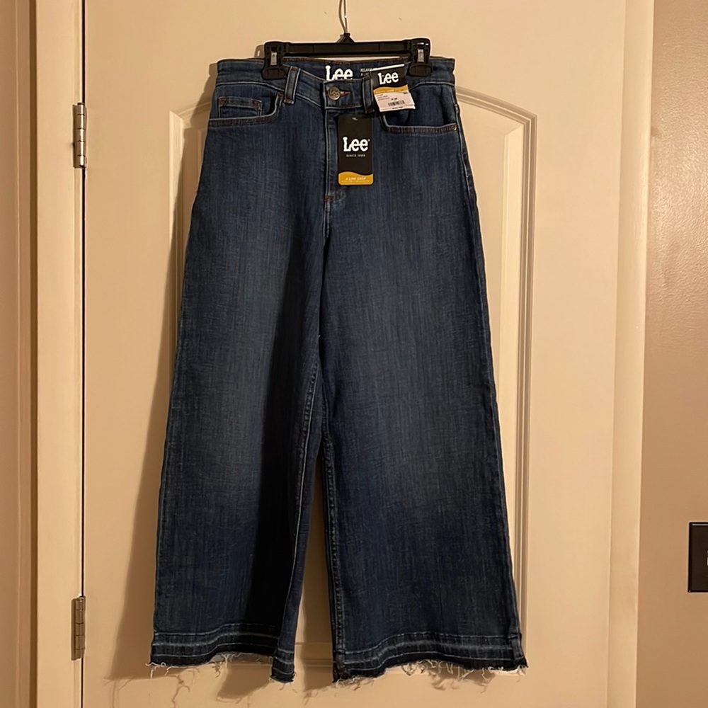 Lee relaxed fit, A-Line crop, High rise denim